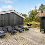 Front In With Sauna *